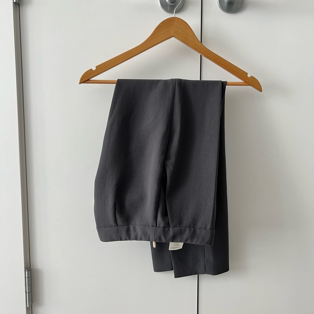 ARITZIA WILFRED | Dark grey crepe dressy pants
